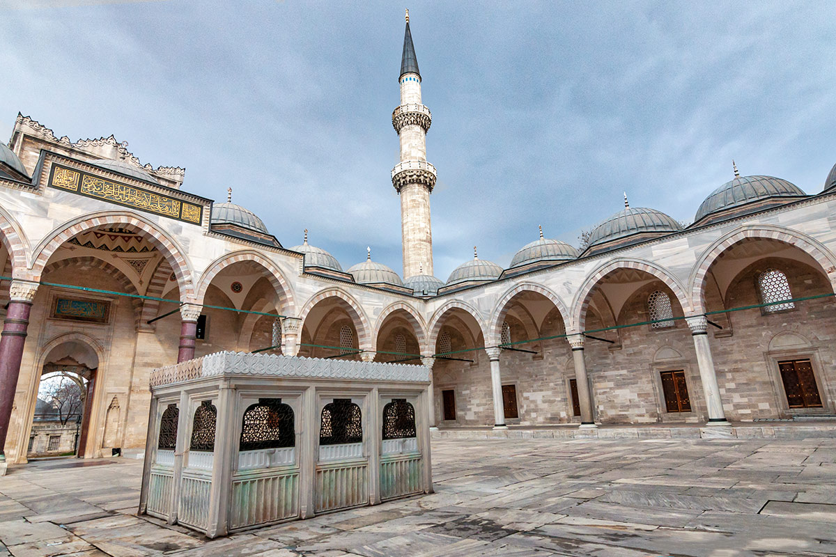 Süleymaniye Mosque Enterance, Istanbul